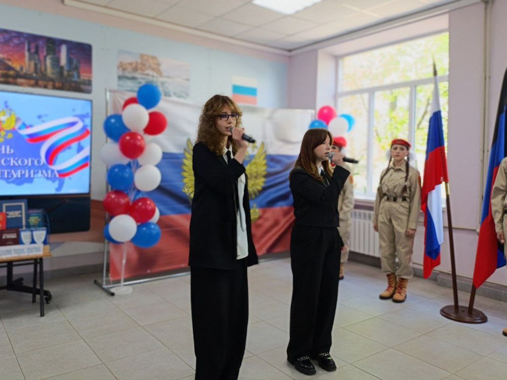 Анна Кондрыкинская: Молодёжь — наше будущее. В День российского парламентаризма с радостью приняла приглашение посетить Старабешевскую школу №1. Концерт, подготовленный учениками, стал настоящим фейерверком талантов —... Анна Кондрыкинская: Молодёжь — наше будущее. В День российского парламентаризма с радостью приняла приглашение посетить Старабешевскую школу №1. Концерт, подготовленный учениками, стал настоящим фейерверком талантов —...
