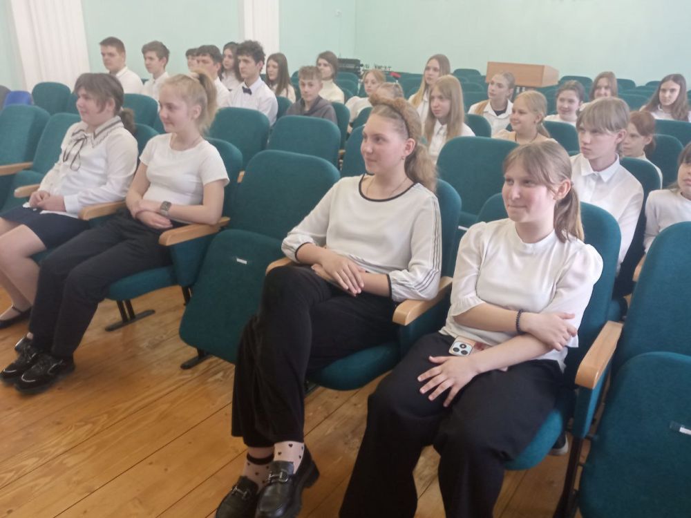 22.04.25г в Волновахской детской школе искусств с обучающимися был проведен инструктаж по противодействию экстремизму и терроризму ,, Действия при обнаружении подозрительных взрывоопасных предметов" 22.04.25г в Волновахской детской школе искусств с обучающимися был проведен инструктаж по противодействию экстремизму и терроризму ,, Действия при обнаружении подозрительных взрывоопасных предметов"