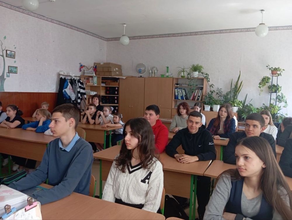 В целях повышения эффективности деятельности по профилактике детского дорожно-транспортного травматизма ГУОБДД МВД России проводит в ГБОУ «Ялтинская школа №2» Всероссийское онлайн-мероприятие «Академия дорожной безопасности... В целях повышения эффективности деятельности по профилактике детского дорожно-транспортного травматизма ГУОБДД МВД России проводит в ГБОУ «Ялтинская школа №2» Всероссийское онлайн-мероприятие «Академия дорожной безопасности...