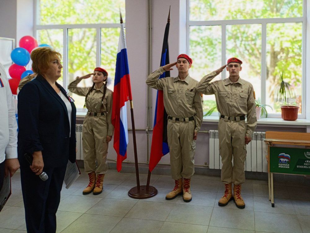 Анна Кондрыкинская: Молодёжь — наше будущее. В День российского парламентаризма с радостью приняла приглашение посетить Старабешевскую школу №1. Концерт, подготовленный учениками, стал настоящим фейерверком талантов —... Анна Кондрыкинская: Молодёжь — наше будущее. В День российского парламентаризма с радостью приняла приглашение посетить Старабешевскую школу №1. Концерт, подготовленный учениками, стал настоящим фейерверком талантов —...