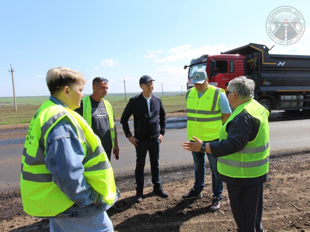 На автомобильной дороге Доля-Еленовка приступили к укладке асфальтобетонной смеси На автомобильной дороге Доля-Еленовка приступили к укладке асфальтобетонной смеси