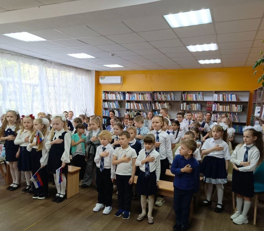 В Кировском прошло знакомство первоклассников с библиотекой В Кировском прошло знакомство первоклассников с библиотекой