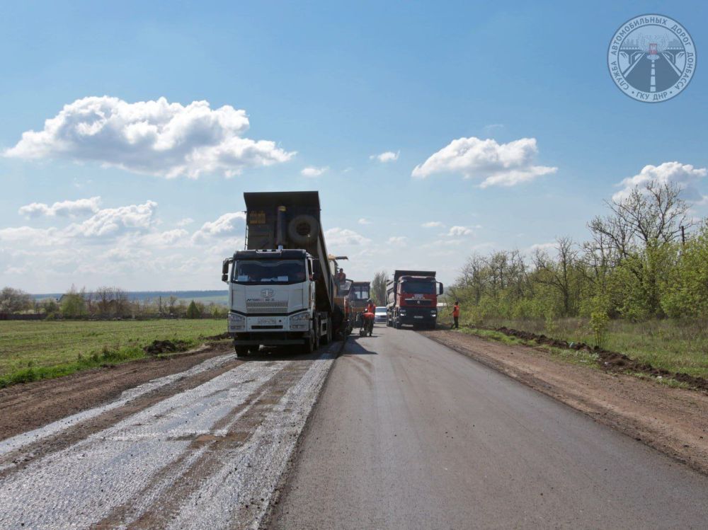 На автомобильной дороге Доля-Еленовка приступили к укладке асфальта На автомобильной дороге Доля-Еленовка приступили к укладке асфальта