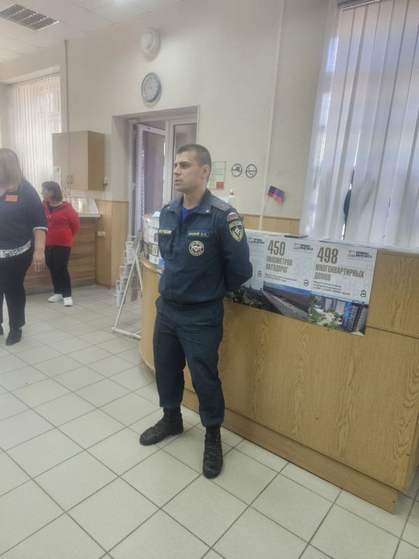 Строим карьеру вместе с "ЕДИНОЙ РОССИЕЙ" Строим карьеру вместе с "ЕДИНОЙ РОССИЕЙ"