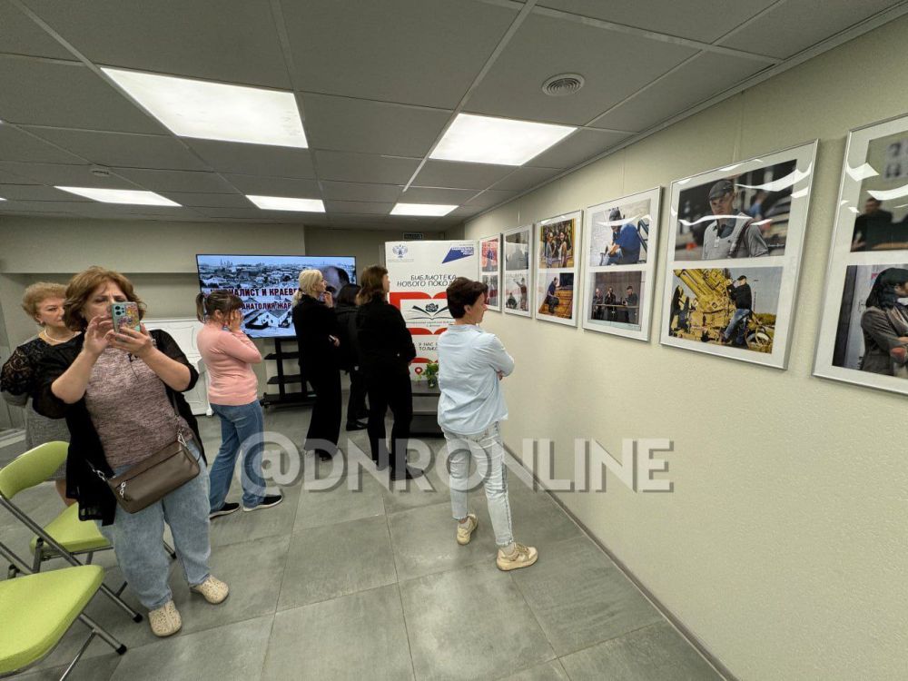 В Центральной городской библиотеке Донецка открылась фотовыставка «Журналист и краевед», посвященная памяти Анатолия Жарова, погибшего 1 апреля 2022 года при исполнении воинского долга В Центральной городской библиотеке Донецка открылась фотовыставка «Журналист и краевед», посвященная памяти Анатолия Жарова, погибшего 1 апреля 2022 года при исполнении воинского долга
