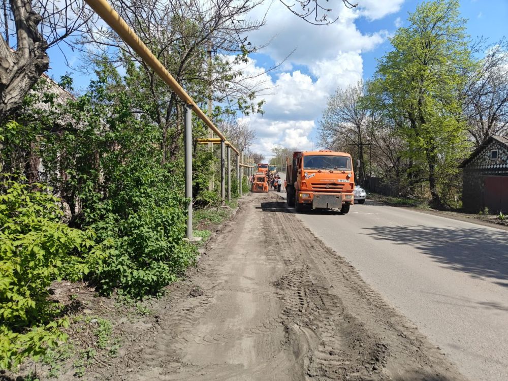 В Снежном продолжается акция "Чистый четверг" В Снежном продолжается акция "Чистый четверг"