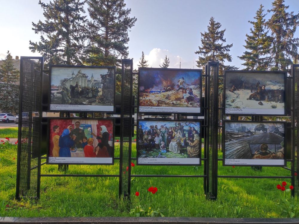 В честь 80-летия Великой Победы в Докучаевске обновлена выставка под открытым небом В честь 80-летия Великой Победы в Докучаевске обновлена выставка под открытым небом