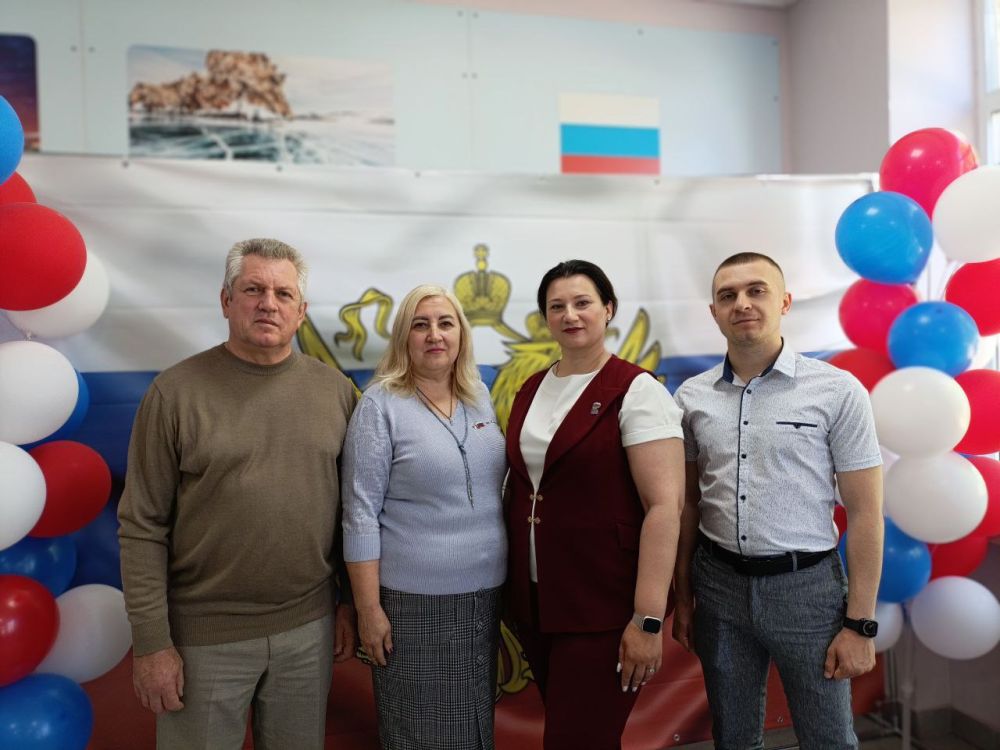 Анна Кондрыкинская: Молодёжь — наше будущее. В День российского парламентаризма с радостью приняла приглашение посетить Старабешевскую школу №1. Концерт, подготовленный учениками, стал настоящим фейерверком талантов —... Анна Кондрыкинская: Молодёжь — наше будущее. В День российского парламентаризма с радостью приняла приглашение посетить Старабешевскую школу №1. Концерт, подготовленный учениками, стал настоящим фейерверком талантов —...