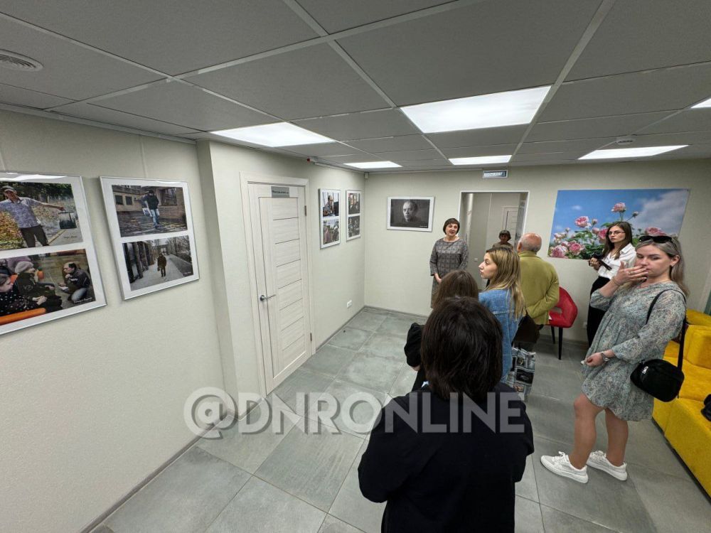 В Центральной городской библиотеке Донецка открылась фотовыставка «Журналист и краевед», посвященная памяти Анатолия Жарова, погибшего 1 апреля 2022 года при исполнении воинского долга В Центральной городской библиотеке Донецка открылась фотовыставка «Журналист и краевед», посвященная памяти Анатолия Жарова, погибшего 1 апреля 2022 года при исполнении воинского долга