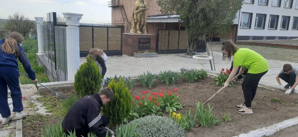 Наталья Великодная: В Тельмановском округ продолжается еженедельная экологическая акция "Чистый четверг" Наталья Великодная: В Тельмановском округ продолжается еженедельная экологическая акция "Чистый четверг"