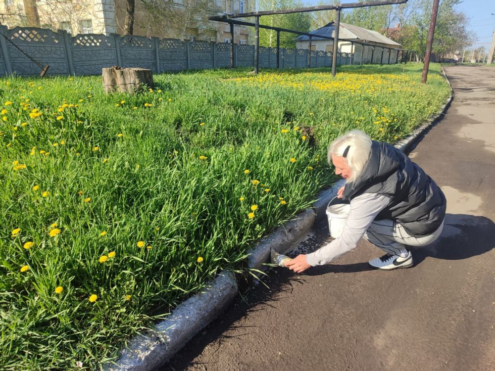 Юрий Будрин: Сегодня, 24 апреля 2025 года, в рамках проекта «Городская среда», реализуемого Всероссийской политической партией Единая Россия сотрудники "Школа искусств № 7 г. Донецка", ГБОУ "Школа № 80 г. о. Донецк" и ГКДОУ... Юрий Будрин: Сегодня, 24 апреля 2025 года, в рамках проекта «Городская среда», реализуемого Всероссийской политической партией Единая Россия сотрудники "Школа искусств № 7 г. Донецка", ГБОУ "Школа № 80 г. о. Донецк" и ГКДОУ...