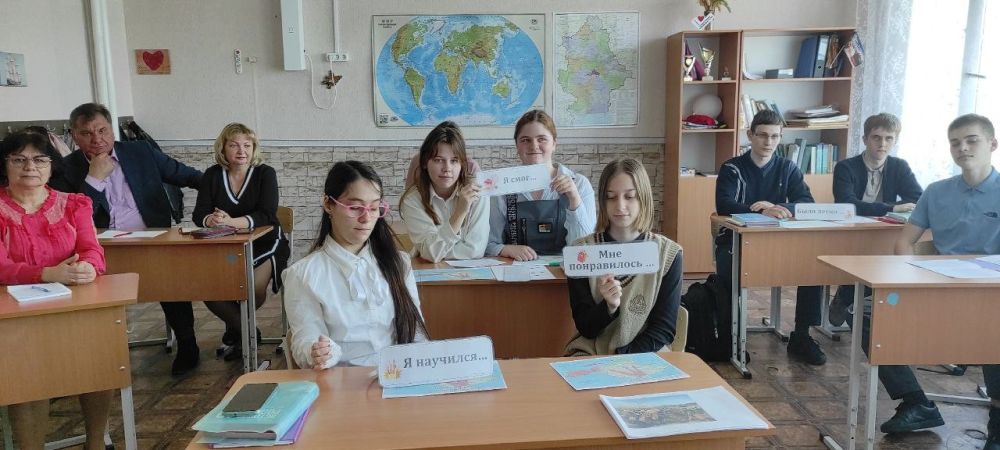 23 апреля в ГБОУ «Мелекинская школа Мангушского м.о.» для обучающихся 10 класса проведен урок-диспут на тему «История Крыма: вопросы и ответы» по проекту «Мир возможностей» Всероссийской политической партии «Единая Россия» 23 апреля в ГБОУ «Мелекинская школа Мангушского м.о.» для обучающихся 10 класса проведен урок-диспут на тему «История Крыма: вопросы и ответы» по проекту «Мир возможностей» Всероссийской политической партии «Единая Россия»