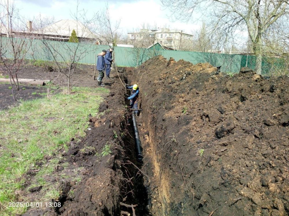 Горловские специалисты совместно с рабочими из Кузбасса ликвидировали 54 аварии на сетях водоснабжения Горловские специалисты совместно с рабочими из Кузбасса ликвидировали 54 аварии на сетях водоснабжения