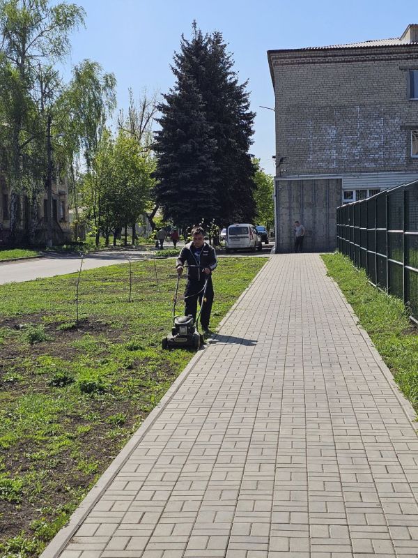 Сергей Желновач: На территории городского округа Дебальцево ведутся работы по благоустройству Сергей Желновач: На территории городского округа Дебальцево ведутся работы по благоустройству