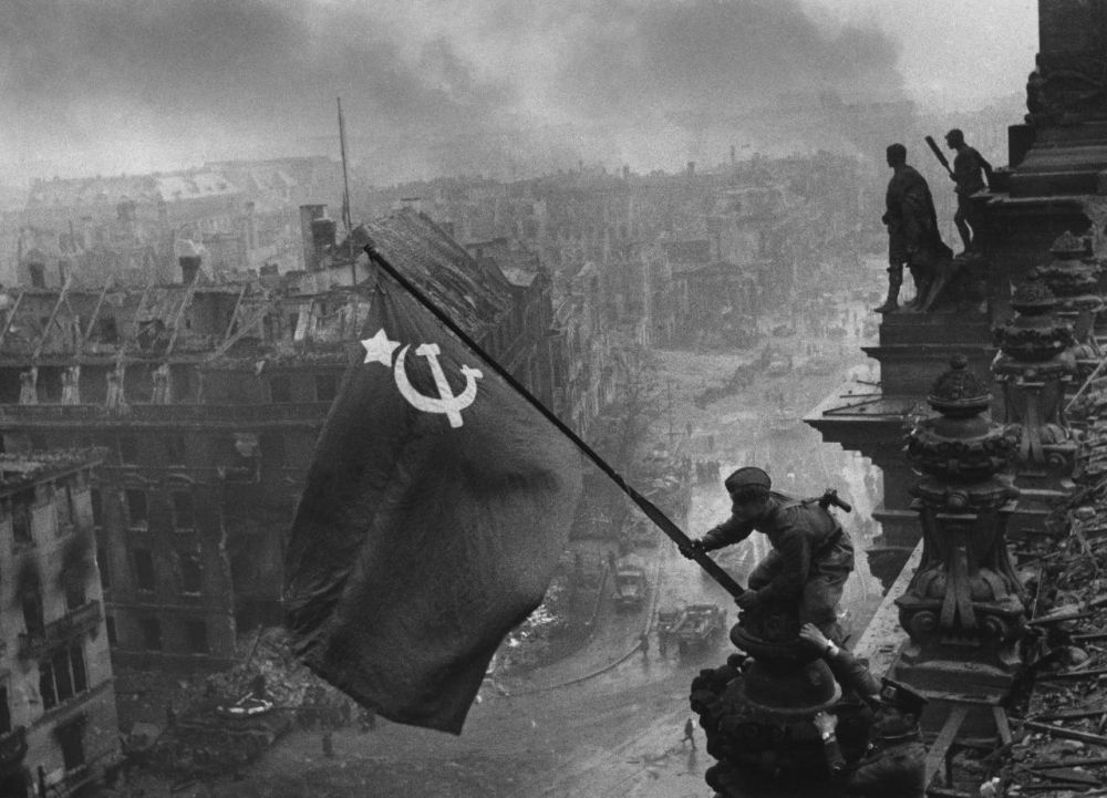 Александр Волошин: #навстречуПобеде. Момент Победы на века Есть кадры, которые становятся легендарными