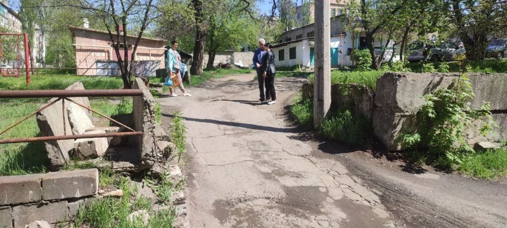 Состоялся прием граждан. Сегодня, 24 апреля, в общественной приёмной Партии «Единая Россия» города Тореза депутат Торезского городского совета Матраева Анна Викторовна провела прием граждан Состоялся прием граждан. Сегодня, 24 апреля, в общественной приёмной Партии «Единая Россия» города Тореза депутат Торезского городского совета Матраева Анна Викторовна провела прием граждан