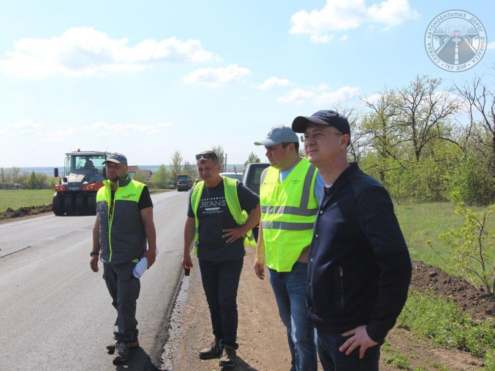 На автомобильной дороге Доля-Еленовка приступили к укладке асфальта На автомобильной дороге Доля-Еленовка приступили к укладке асфальта