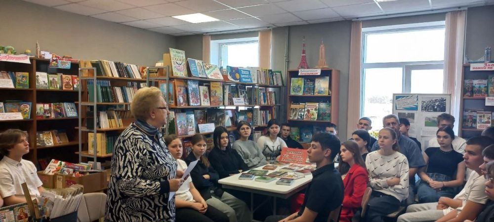 В рамках Всероссийского проекта «Без срока давности», в школьной библиотеке ГБОУ «Мангушская школа №2» прошло заседание читательского клуба, в память о геноциде советского народа в годы Великой Отечественной войны В рамках Всероссийского проекта «Без срока давности», в школьной библиотеке ГБОУ «Мангушская школа №2» прошло заседание читательского клуба, в память о геноциде советского народа в годы Великой Отечественной войны