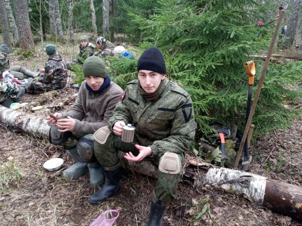 Сегодня, на третий день экспедиции #ВОРОНОВО2025, стартовали полноценные поисковые работы в нескольких локациях сразу Сегодня, на третий день экспедиции #ВОРОНОВО2025, стартовали полноценные поисковые работы в нескольких локациях сразу