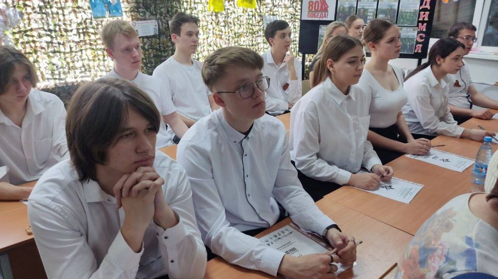 Елена Рязанцева: Сегодня жители Пролетарского района, учащиеся и учителя образовательных учреждений, сотрудники предприятий и организаций района, активисты первичных отделений политической партии «Единая Россия» приняли... Елена Рязанцева: Сегодня жители Пролетарского района, учащиеся и учителя образовательных учреждений, сотрудники предприятий и организаций района, активисты первичных отделений политической партии «Единая Россия» приняли...