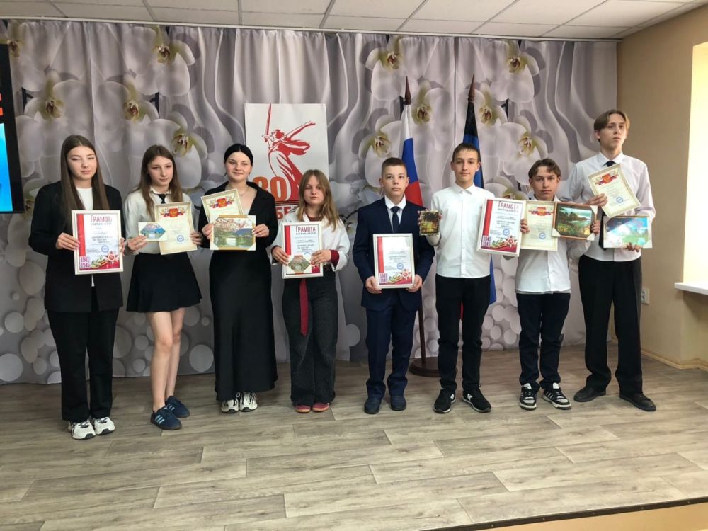 В Ждановке подвели итоги конкурса чтецов «Помнит сердце, не забудет никогда» В Ждановке подвели итоги конкурса чтецов «Помнит сердце, не забудет никогда»