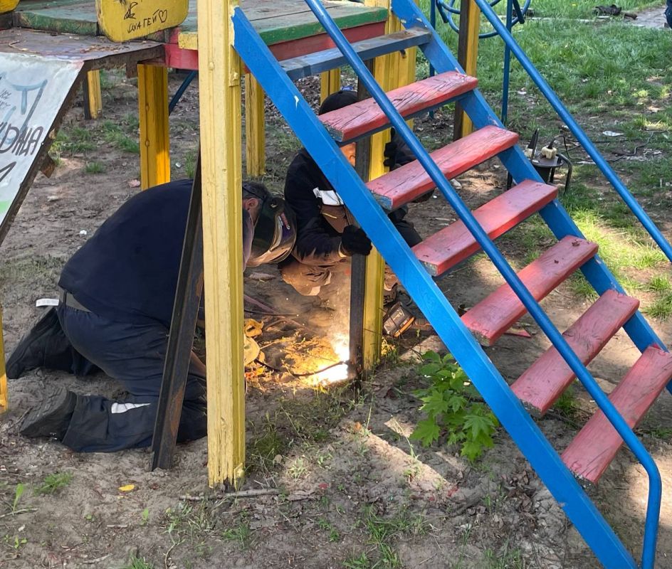 В Кировском внутригородском районе продолжаются работы В Кировском внутригородском районе продолжаются работы