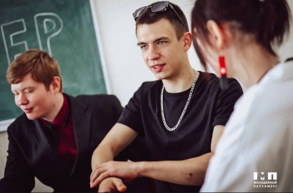 Скорее участвуй!. В ДонАГРА состоялся агитационный форум, где студенты не только послушали о Конкурсе в IV созыв Молодежного Парламента, но также задали интересующие вопросы Скорее участвуй!. В ДонАГРА состоялся агитационный форум, где студенты не только послушали о Конкурсе в IV созыв Молодежного Парламента, но также задали интересующие вопросы