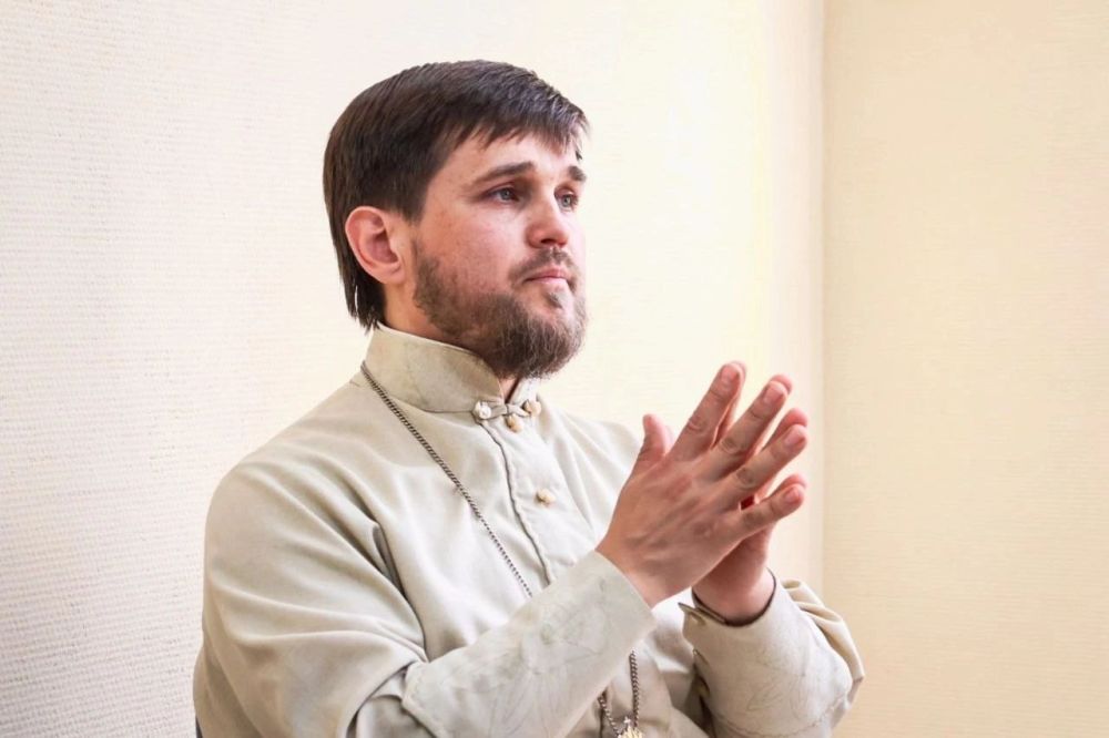юнармейцы Местного отделения г.о. Макеевка им. Героя СВО Линёва Алексея Михайловича ,в рамках акции «С верой в сердце» посетили встречу с отцом Евгением юнармейцы Местного отделения г.о. Макеевка им. Героя СВО Линёва Алексея Михайловича ,в рамках акции «С верой в сердце» посетили встречу с отцом Евгением