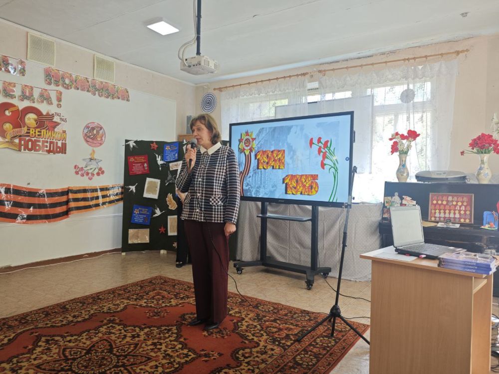 В донецкой школе-интернате прошел открытый урок «Наследники Победы» В донецкой школе-интернате прошел открытый урок «Наследники Победы»