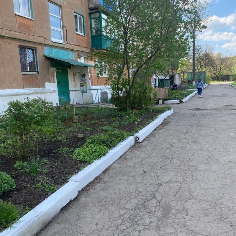 В Кировском продолжаются мероприятия по благоустройству в рамках акции «Зеленый Донбасс» В Кировском продолжаются мероприятия по благоустройству в рамках акции «Зеленый Донбасс»