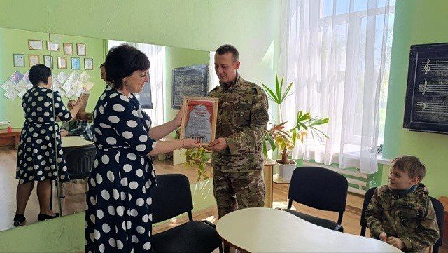 Ветеран-защитник Родины пообщался с коллективом Дома культуры Ветеран-защитник Родины пообщался с коллективом Дома культуры