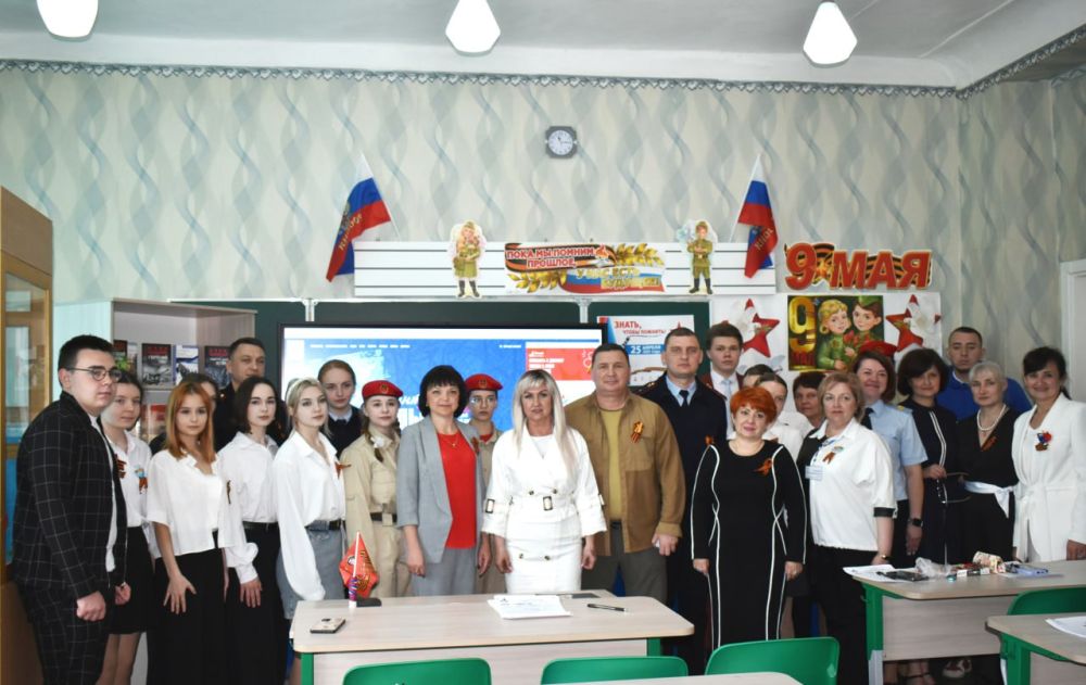 Игорь Лызов: Открыл площадку для проведения очень важной исторической акции «Диктант Победы» в школе № 2 города Амвросиевка Игорь Лызов: Открыл площадку для проведения очень важной исторической акции «Диктант Победы» в школе № 2 города Амвросиевка