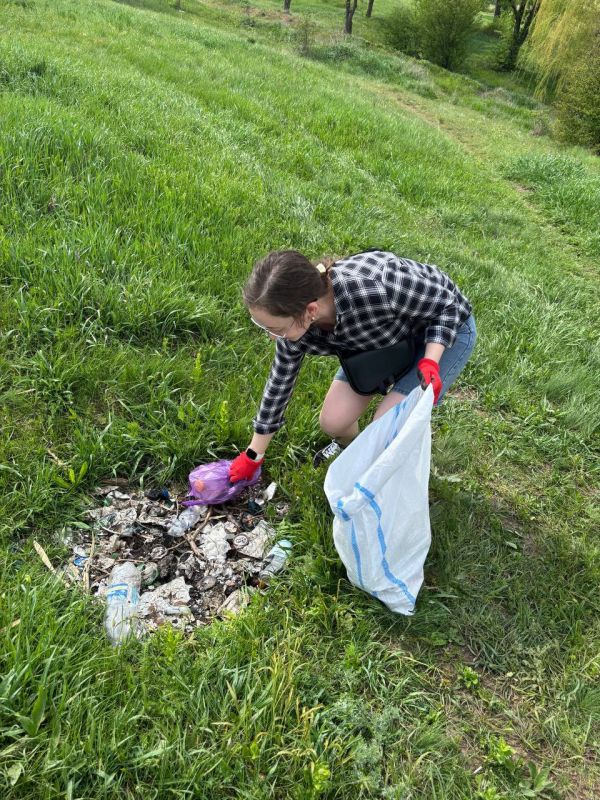 «Вода России». Сегодня, 25 апреля, городской округ Иловайск совместными усилиями принял участие во Всероссийской акции «Вода России» по очистке от мусора берегов водных объектов округа «Вода России». Сегодня, 25 апреля, городской округ Иловайск совместными усилиями принял участие во Всероссийской акции «Вода России» по очистке от мусора берегов водных объектов округа