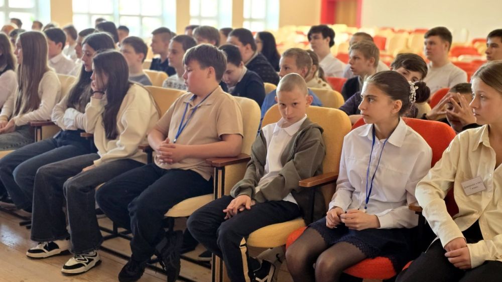Иван Адамец: В рамках работы по профилактике терроризма и экстремизма в подростковой среде, заместитель руководителя Управы Куйбышевского внутригородского района Елена Строганова и начальник филиала по Куйбышевскому району... Иван Адамец: В рамках работы по профилактике терроризма и экстремизма в подростковой среде, заместитель руководителя Управы Куйбышевского внутригородского района Елена Строганова и начальник филиала по Куйбышевскому району...