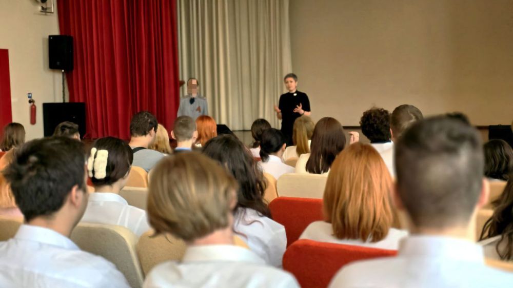 Иван Адамец: В рамках работы по профилактике терроризма и экстремизма в подростковой среде, заместитель руководителя Управы Куйбышевского внутригородского района Елена Строганова и начальник филиала по Куйбышевскому району... Иван Адамец: В рамках работы по профилактике терроризма и экстремизма в подростковой среде, заместитель руководителя Управы Куйбышевского внутригородского района Елена Строганова и начальник филиала по Куйбышевскому району...