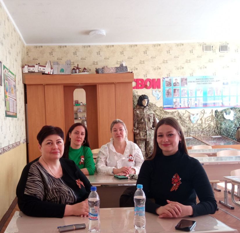 Активисты проекта Женское движение партии Единая Россия принимают участие в Диктанте Победы-2025 Активисты проекта Женское движение партии Единая Россия принимают участие в Диктанте Победы-2025