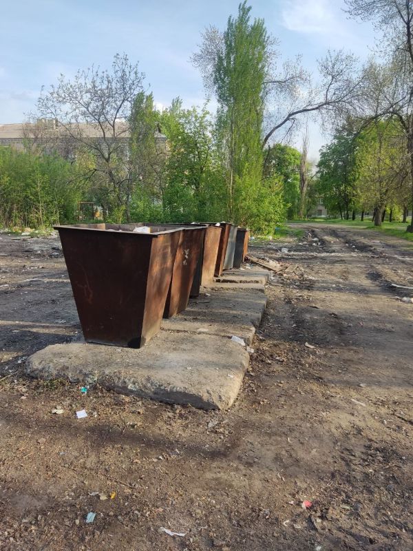 О ситуации с уборкой мусора в городе Ждановка О ситуации с уборкой мусора в городе Ждановка