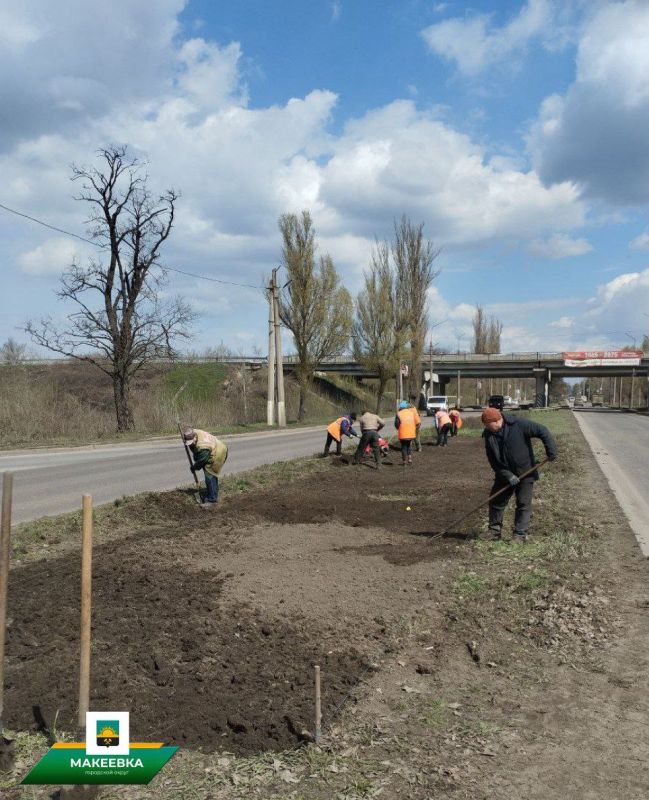 В Макеевке продолжаются мероприятия по благоустройству в рамках акции «Зелёный Донбасс» В Макеевке продолжаются мероприятия по благоустройству в рамках акции «Зелёный Донбасс»