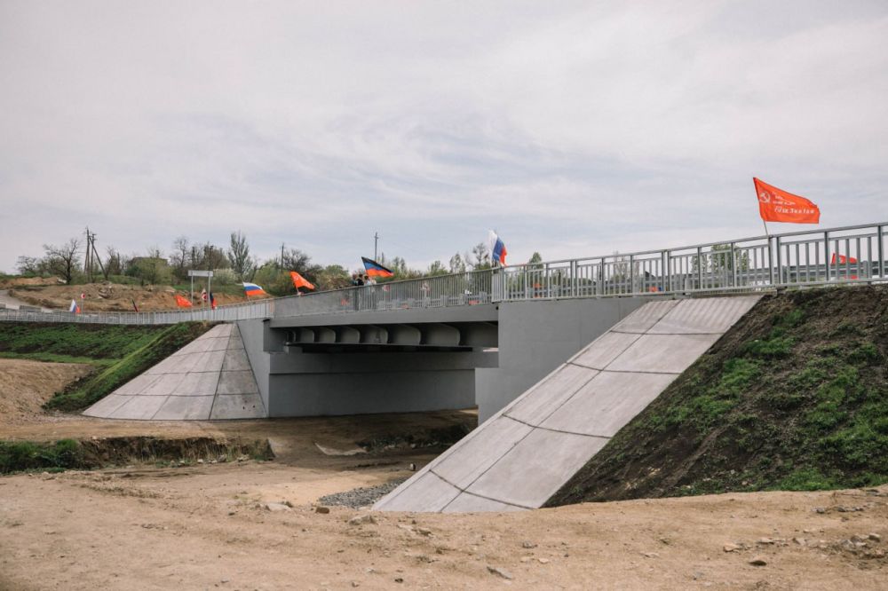 Олег Моргун: В Старом Крыму открыли движение по двум новым мостовым переходам через реку Кальчик Олег Моргун: В Старом Крыму открыли движение по двум новым мостовым переходам через реку Кальчик