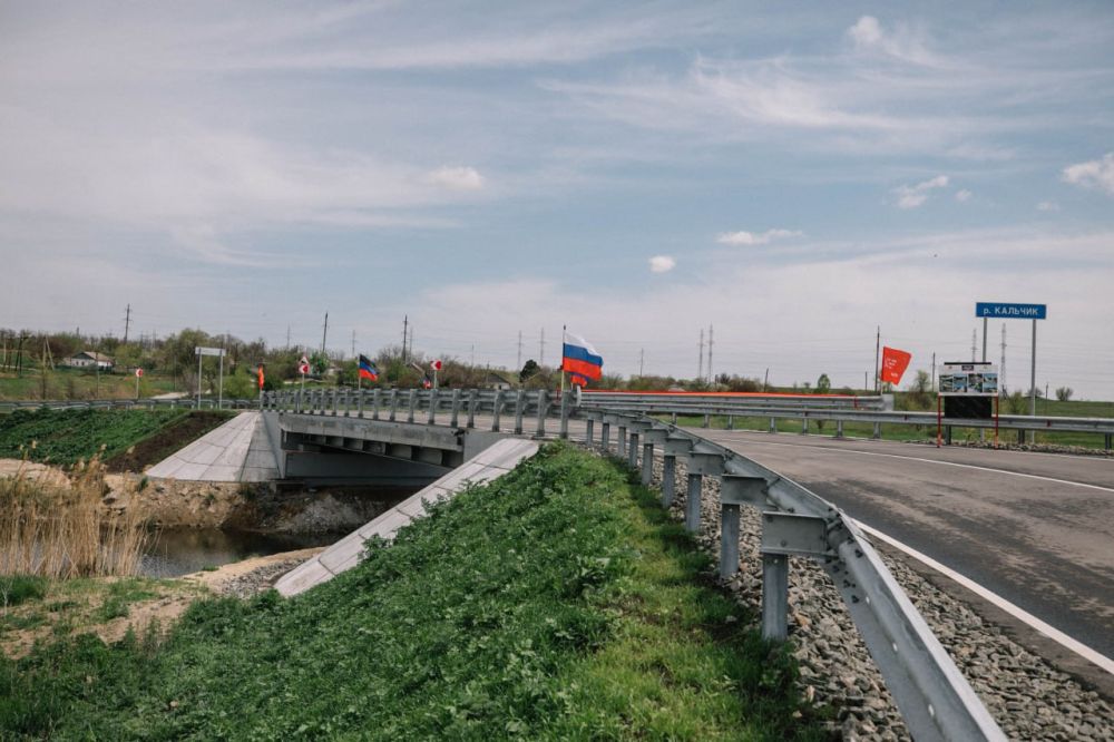 Олег Моргун: В Старом Крыму открыли движение по двум новым мостовым переходам через реку Кальчик Олег Моргун: В Старом Крыму открыли движение по двум новым мостовым переходам через реку Кальчик