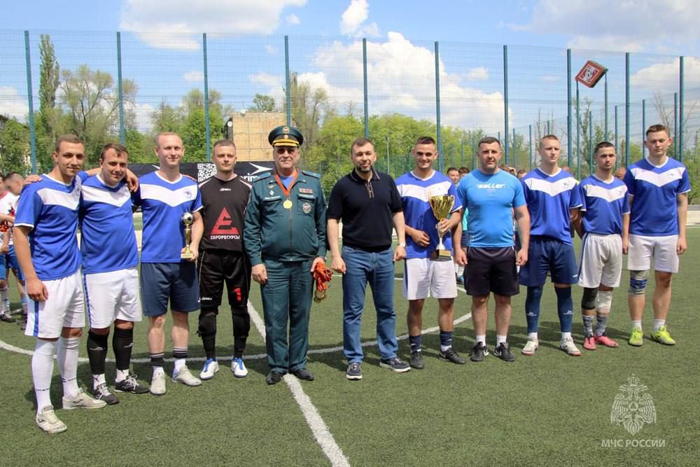 Команда спасателей одержала победу в турнире по мини-футболу Команда спасателей одержала победу в турнире по мини-футболу