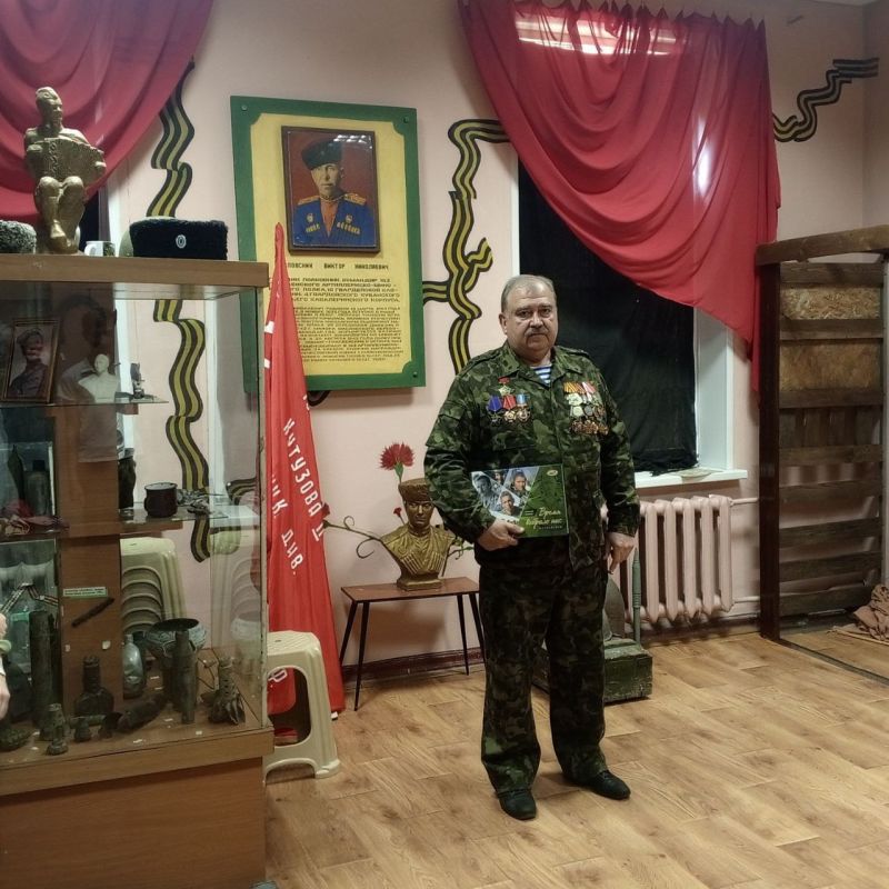 Дмитрий Огилец: Сегодня в 9, 10 и 11 классах ГБОУ "Школа №29 г.о. Донецк" прошел открытый урок «Наследники Победы» в рамках Международной акции «Наследие победы: сила в единстве» Дмитрий Огилец: Сегодня в 9, 10 и 11 классах ГБОУ "Школа №29 г.о. Донецк" прошел открытый урок «Наследники Победы» в рамках Международной акции «Наследие победы: сила в единстве»