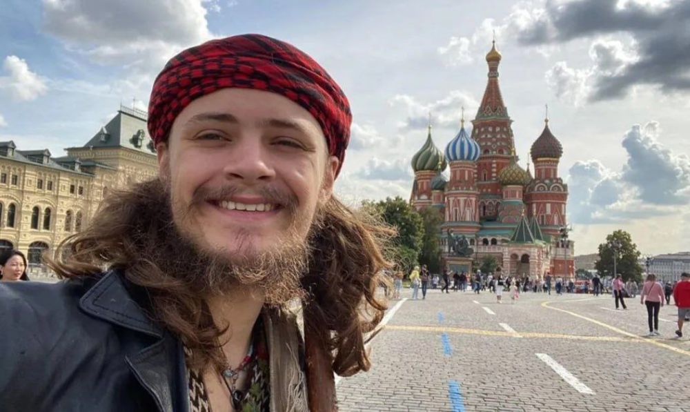 Сын замдиректора ЦРУ 21-летний Майкл Глосс погиб в зоне проведения СВО, воюя за Россию Сын замдиректора ЦРУ 21-летний Майкл Глосс погиб в зоне проведения СВО, воюя за Россию