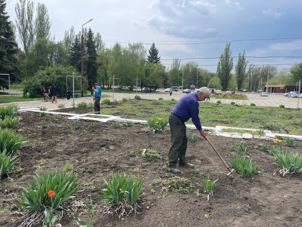 В Кировском внутригородском районе продолжаются работы В Кировском внутригородском районе продолжаются работы