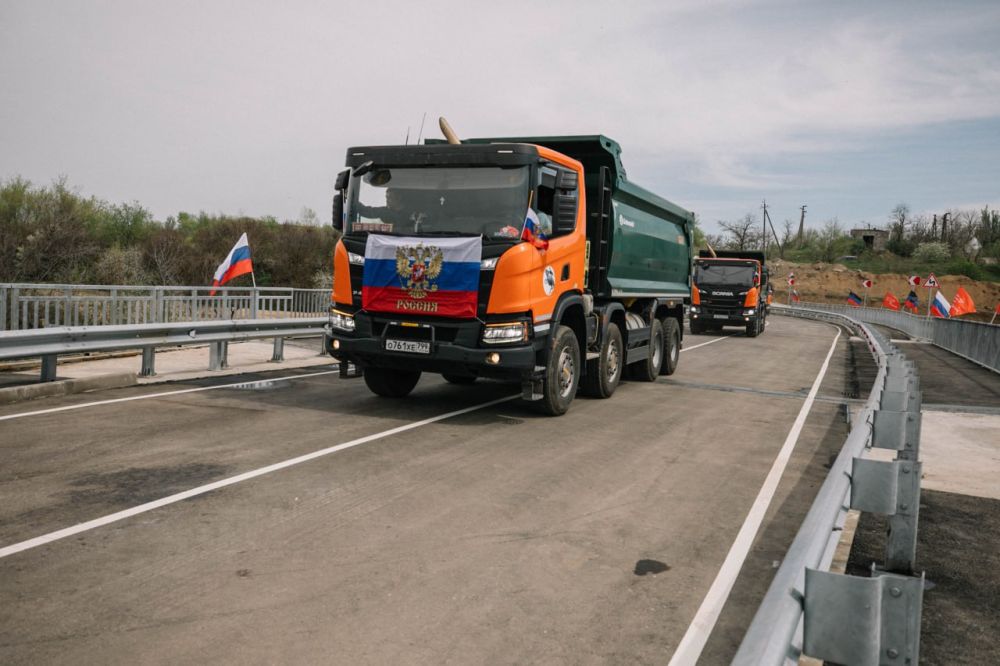Олег Моргун: В Старом Крыму открыли движение по двум новым мостовым переходам через реку Кальчик Олег Моргун: В Старом Крыму открыли движение по двум новым мостовым переходам через реку Кальчик