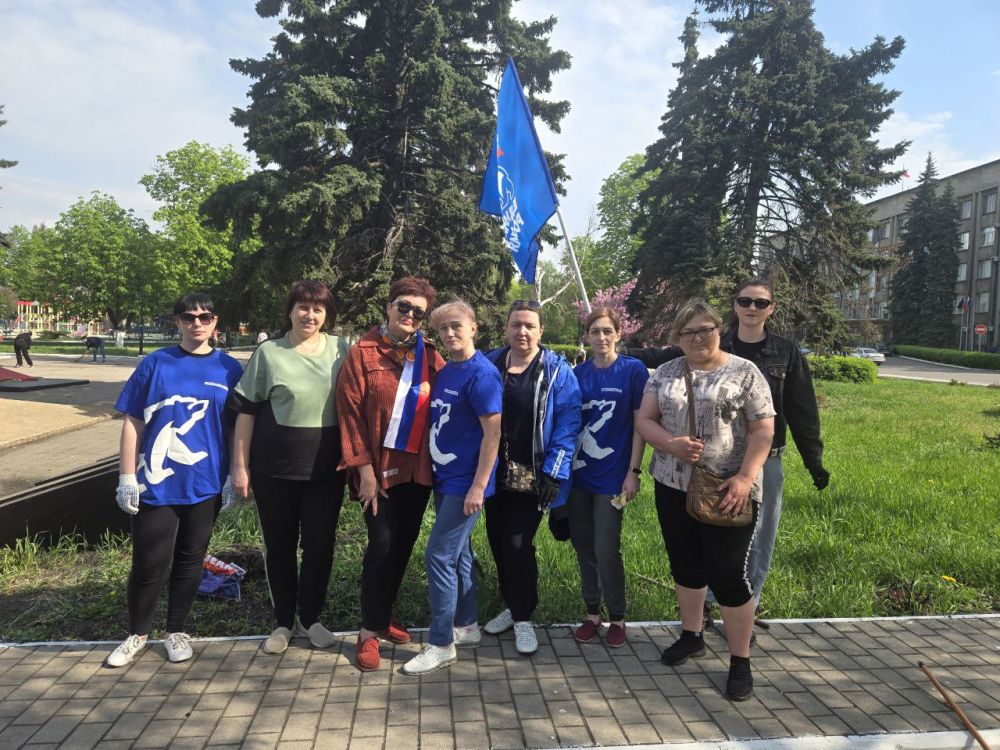 Активисты Дебальцевского местного отделения Всероссийской политической партии «Единая Россия» приняли активное участие во Всероссийском субботнике Активисты Дебальцевского местного отделения Всероссийской политической партии «Единая Россия» приняли активное участие во Всероссийском субботнике