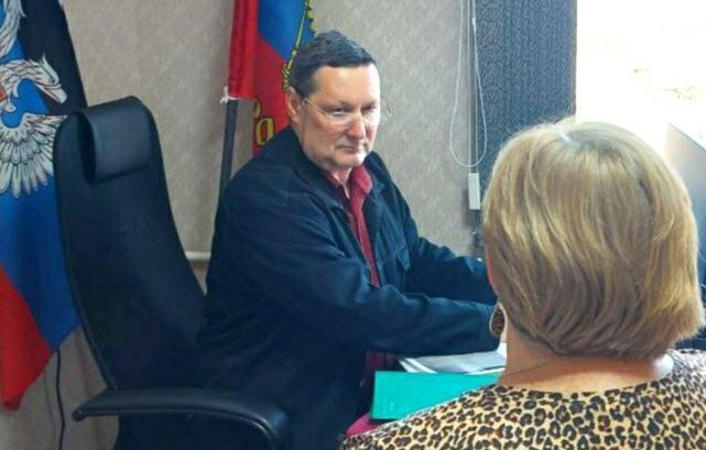 ПРИЁМ ГРАЖДАН. Евгения Мажара, Ирина Бениаминова, Алексей Ковровский, Ася Горшкова, Андрей Середа, Эдуард Момот традиционно принимали граждан в закреплённых районах Донецка ПРИЁМ ГРАЖДАН. Евгения Мажара, Ирина Бениаминова, Алексей Ковровский, Ася Горшкова, Андрей Середа, Эдуард Момот традиционно принимали граждан в закреплённых районах Донецка