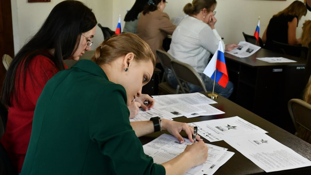 Донецкий республиканский художественный музей выступил площадкой «Диктанта Победы» Донецкий республиканский художественный музей выступил площадкой «Диктанта Победы»