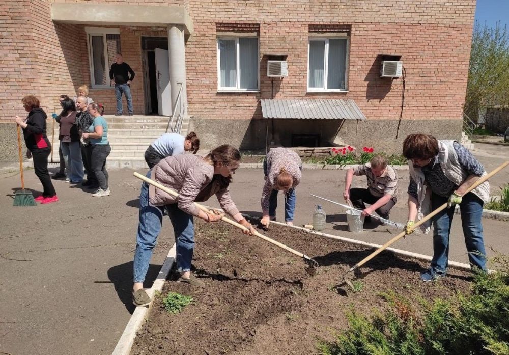 Коллективы центров занятости ДНР приводят в порядок родные населенные пункты Коллективы центров занятости ДНР приводят в порядок родные населенные пункты