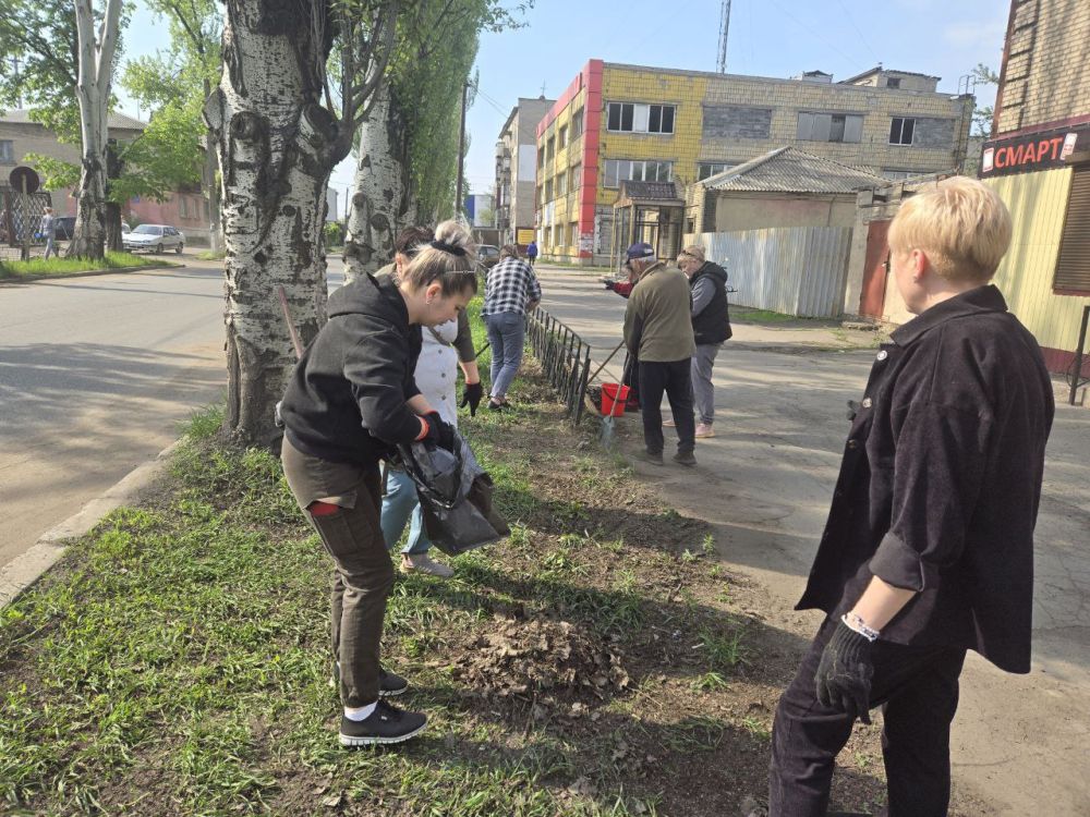 Сергей Желновач: Сегодня, 26 апреля 2025 года в городском округе Дебальцево состоялся Всероссийский субботник — масштабная экологическая акция, объединяющая жителей нашего округа в стремлении сделать свои города, поселки и... Сергей Желновач: Сегодня, 26 апреля 2025 года в городском округе Дебальцево состоялся Всероссийский субботник — масштабная экологическая акция, объединяющая жителей нашего округа в стремлении сделать свои города, поселки и...